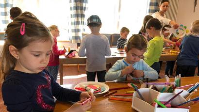 Bild: fvo
Osterhasenbasteln im Dorftreff