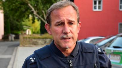 Bild: Petra Hartl
Michael Kernebeck ist Leiter der Polizeiinspektion Sulzbach-Rosenberg Am Dienstag stoppt er einen notorischen Schwarzfahrer in seiner Freizeit.