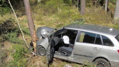 Bild: exb
Nachdem eine 70-Jährige aus Neunburg von der Fahrbahn abkam, knallte ihr Skoda gegen einen Baum.