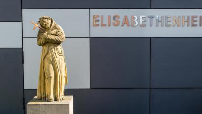 Bild: Hösamer
Das Elisabethenheim etabliert als eine der ersten Alten- und Pflegeheime im Landkreis die "Gesundheitliche Vorsorgeplanung für die letzte Lebensphase". Gemeint ist damit unter anderem eine sehr detaillierte Patientenverfügung.