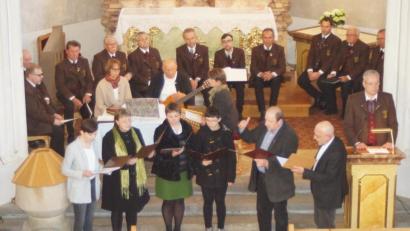 Bild: slh
Das Altbayerische Passionssingen gestalteten der Männergesangverein "Gemütlichkeit", die Wernberger Stubenmusi sowie "Vocalissimo" aus Schwarzenfeld.