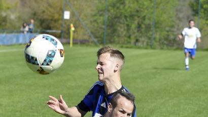 Bild: Ziegler
Ein Zweikampf zwischen dem Kastler Linksverteidiger Sebastian Fischer (vorne) und dem Raigeringer Moritz Ram (hinten).