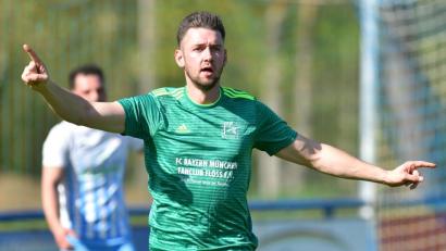 Bild: A. Schwarzmeier
Florian Stadler traf für den FC Weiden-Ost zum zwischenzeitlichen 3:1. Am Ende gewannen die Ostler das Weidener Stadtduell beim SV Anadoluspor mit 4:3.