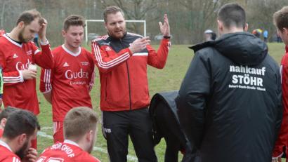 Bild: ref
Florian Zippe (Mitte) hat den SV Sorghof in der Winterpause als Interimstrainer übernommen.
