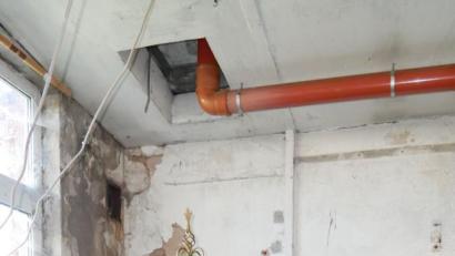 Bild: gz
Die Osterkrone wird in einem Winkel des alten Feuerwehrgerätehauses aufbewahrt.