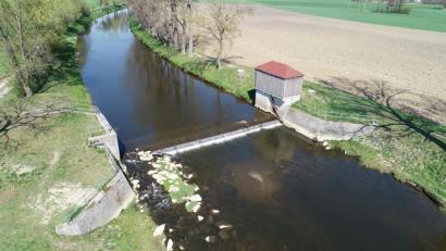 Bild: Wasserwirtschaftsamt Weiden
Das Untere Wehr wird abgebaut.