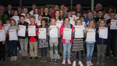 Bild: wro
Von den Mädchen und Buben des TB hatten 47 am Sportabzeichen-Wettbewerb erfolgreich teilgenommen.