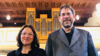 Bild: wku
Gerd Hennecke und Verena Schmid gestalten ein viel beklatschtes Osterkonzert in der evangelischen Kirche in Hirschau,.