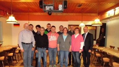 Bild: exb
In der Jahreshauptversammlung wählen die Mitglieder des Ortsverschönerungsvereins Gleißenthal mit Sandra Fütterer eine neue Vorsitzende.