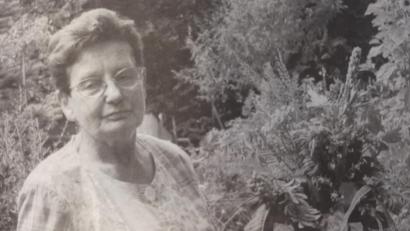 Bild: rn
So kannten sie die Eschenbacher: Lidwina Wiedenhofer bei der Kräuterbuschenaktion zu Mariä Himmelfahrt 2004