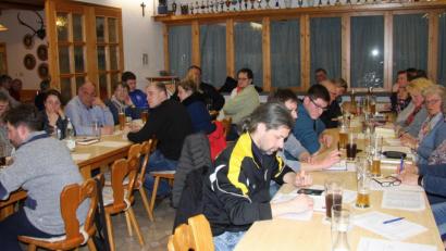 Bild: wro
Bei der gut besuchten Kartellversammlung haben die Wiesauer Vereine die Termine koordiniert und abgestimmt.