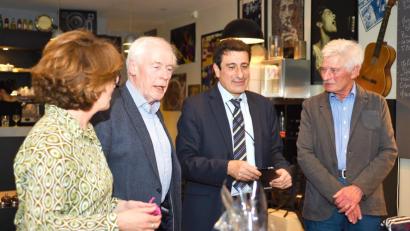 Bild: Büttner, Gerhard
Der Comite de Jumelages empfängt die Weidener (von links): Ulrike Maronnie, Konrad Merk, Bürgermeister Alan Levi und Joachim Strehl.