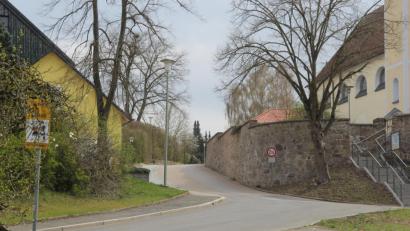 Bild: ral
Eines der Projekte im neuen Haushalt ist die Kanalsanierung in der Pfarrer-Willkofer-Straße in Schmidgaden.