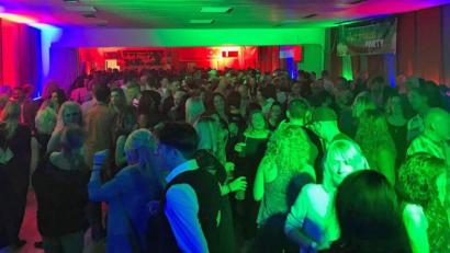 Bild: lst
Zurück zu den Wurzeln: Die fünfte Auflage der „Just Friends“-Party steigt am Dienstag, 30. April, ab 21 Uhr im Jugendraum der Weidener Mehrzweckhalle.