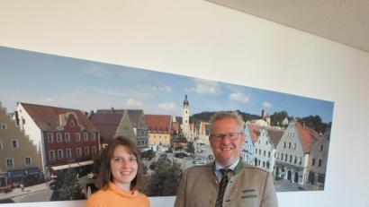 Bild: exb
Adriana Feldmeier absolviert bei Oberbürgermeister Andreas Feller ein vierwöchiges Praktikum.