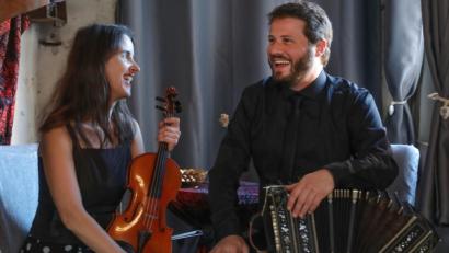 Bild: exb
Geigerin Susanne Hofmann und der argentinische Bandoneonist Matías González.