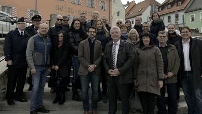 Bild: omu
Sichtlich wohl fühlt sich die Delegation aus Tlučná im Oberpfälzer Markt: Mitte Bürgermeister Jan Opl neben Bürgermeister Günter Stich.