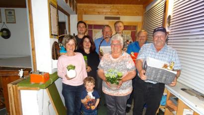Bild: bö
Über gute Schießergebnisse freuen sich die Ransbacher beim Osterschießen. Im Bild: die „Plattlbesten“.