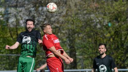 Bild: ham
Der TSV Tännesberg um Johannes Stahl (links) ist am Wochenende in der Kreisliga West beim SV Kemnath gefordert. Florian Zankl und seine Neunburger empfangen zum Derby die SpVgg Neukirchen/Balbini.
