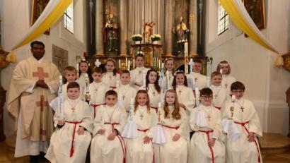 Bild: bey
Insgesamt 18 Parksteiner Kinder feiern in St. Pankratius ihre Erstkommunion.