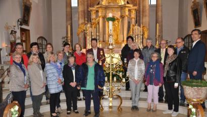 Bild: ak
50 Jahre nach Empfang der Kommunion trafen sich die damaligen Kommunionkinder zur Andacht.