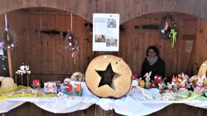 Bild: rgr
Die Kolpingfamilie Grafenwöhr hat durch den Verkauf von Dekorationsartikel sowie durch Spenden das Projekt "Wasser ist Leben" in Tansania unterstützt.