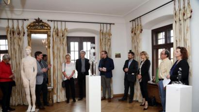Bild: Gerhard Götz
Auch künstlerisch bot der "Bayerisch-böhmische Genussgipfel" eine reizvolle Kombination. Die Werke von Hanna Regina Uber und Ondřej Maleček wurde in einer Vernissage präsentiert.