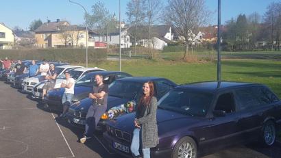 Bild: exb
Die Mitglieder des BMW-Clubs in Pleystein. Im Rücken des Fotografen steht das Clubhaus.