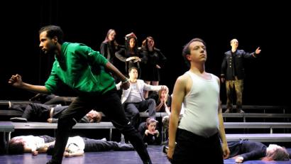 Bild: Stephan Huber
Eine moderne Variante des Shakespeare-Klassikers Macbeth inszeniert der Jugendtheaterclub des Stadttheaters im siebten Jahr seines Bestehens. Die Aufführungen sind an den Samstagen 11. und 18. Mai.