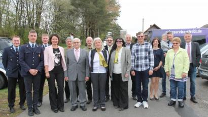 Bild: pi
Johann Gnan (Sechster von links) genießt die Feier im Familien- und Freundeskreis.