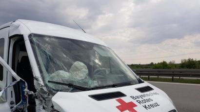 Bild: Alexander Auer
Der Fahrer eines BRK-Transporters verlor auf der Autobahn A3 an der Anschlussstelle Wörth an der Donau die Kontrolle. Die Insassen des Fahrzeugs hatten Glück, es wurde keiner ernsthaft verletzt.