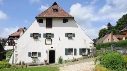 Bild: Stephan Huber
Zur Saisoneröffnung bietet das Heimatmuseum Kastl ein besonderes Programm: Besucher können am Sonntag, 5. Mai, Handwerkern und Handarbeitern zusehen und zum Teil auch selbst mitmachen.