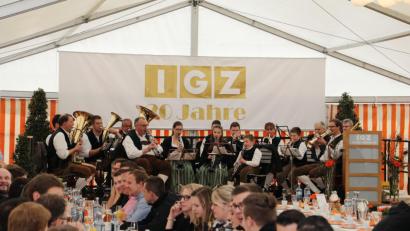 Bild: njn
Für Musik im Festzelt sorgte die Blaskapelle Falkenberg.