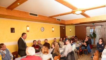 Bild: bey
Ismail Ertug appelliert bei der SPD an die Zuhörer, bei der Europawahl am 26. Mai vom Wahlrecht Gebrauch zu machen, um damit einen Zeichen gegen Rechts zu setzen.