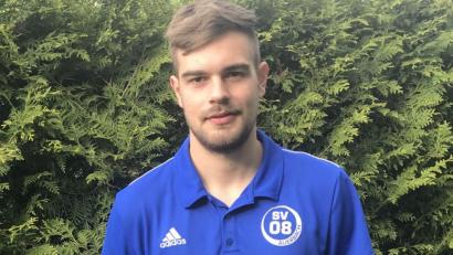 Bild: exb
Zwei-Meter-Mann Jonathan Küst ist Mittelstürmer beim A-Klassisten SV 08 Auerbach II.