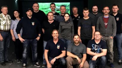 Bild: R. Kreuzer
Die Ostmark-Schützen trainieren unter Wettbewerbsbedingungen im neuen Schießstand und ehren die Sieger für die guten Leistungen.