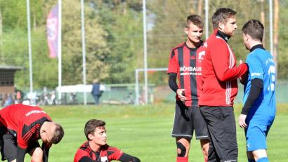 Bild: af
Nach der Heimpleite gegen den FV Vilseck haben die Spieler des SC Luhe-Wildenau die nächste Chance, Meister der Kreisliga Süd zu werden: Beim SV Schmidmühlen.