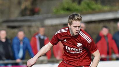 Bild: Alfred Schwarzmeier
Dennis Lobinger verwandelte für Pfreimd zwei Foulelfmeter.