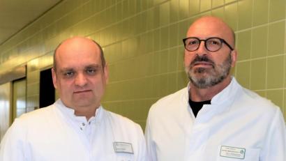 Bild: Bernhard Krebs
Marc Philippbaar (rechts) und Dr. Alexey Kachan informieren zum thema "Leistenbruch". .