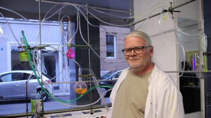 Bild: kmo
Stefan Stock und seine Rauminstallationen "Phase 4" im Kunstlabor.