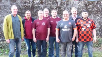 Bild: fm
Die Vorstandschaft mit (von links) Fabian Bräutigam, Ralf Seitz, Jürgen Müller, Roland Kerstupeit, Oliver Pickel, Daniel Wagner, Bürgermeister Reiner Pickel, Daniel Seidl.