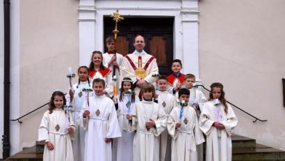 Bild: bö
Die Erstkommunionkinder aus der Pfarreiengemeinschaft Hohenburg, Adertshausen und Allersburg an ihrem besonderen Tag.