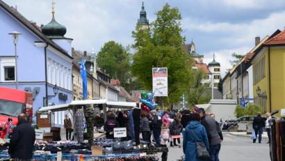 Bild: bey
Der Markt zum Kreuzbergfest leidet heuer unter den kühlen Temperaturen.