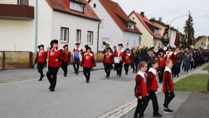 Bild: jma
Der Zug zum Feuerwehrhaus