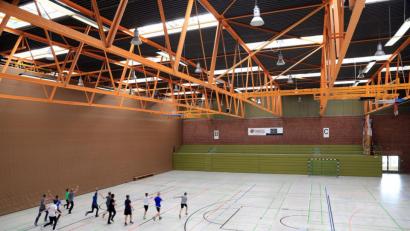 Bild: Gerhard Götz
Die Sanierung der Mehrzweckhalle für 2,35 Millionen Euro wäre gut geeignet gewesen für die Aufnahme ins Bundesprogramm "Sanierung kommunaler Einrichtungen in den Bereichen Sport, Jugend und Kultur". Doch es hat mit der 90-prozentigen Förderung nicht geklappt.