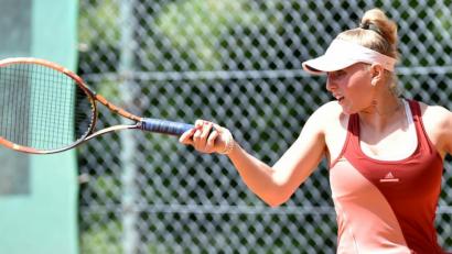 Bild: A. Schwarzmeier
Die Damen der TG Neunkirchen (im Bild Selina Lang) schlagen nach dem Landesliga-Rückzug nun in der Bezirksliga auf.