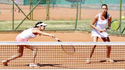 Bild: Ziegler
Die Französin Laetitia Sarrazin (links) ist an Nummer eins in der Saison 2019 beim TC Amberg am Schanzl gemeldet.