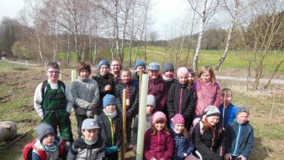 Bild: exb
Die Schüler der Grundschule Winklarn-Thanstein in ihrem Schulwald.
