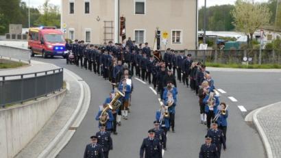 Bild: bk
Der Zug zur Kirche gehört traditionell zum Florianstag.