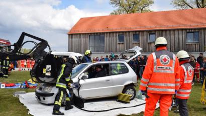 Bild: bnr
Ein wichtiges Werkzeug bei der Bergung eingeklemmter Verletzer ist die Rettungsschere. Ihre Handhabung braucht viel Übung und Erfahrung.